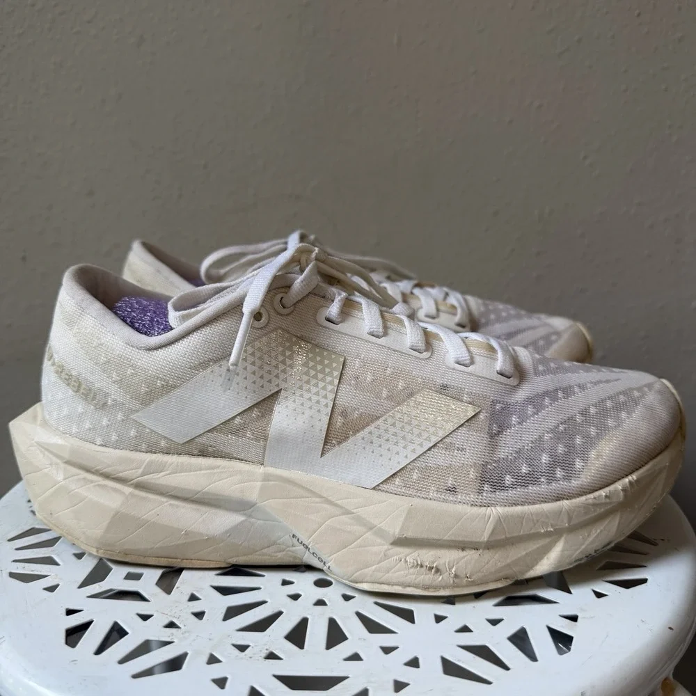 New Balance FuelCell Rebel v4 Women's Running Shoes White Beige MFCXLJ4 Size 7.5